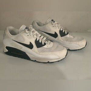 Nike Air Max 90 Essential White Black Womens 9
